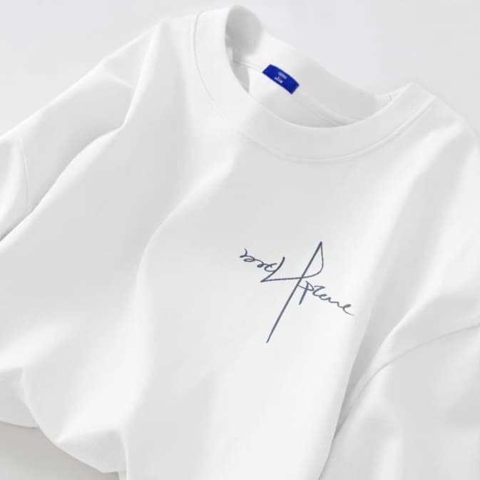 ロンT シンプル筆記体刺繍ロングスリーブTシャツ