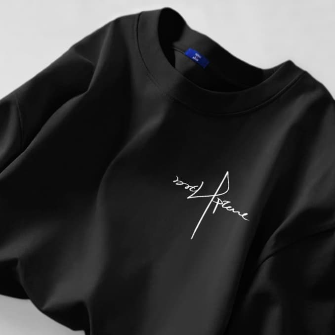 ロンT シンプル筆記体刺繍ロングスリーブTシャツ