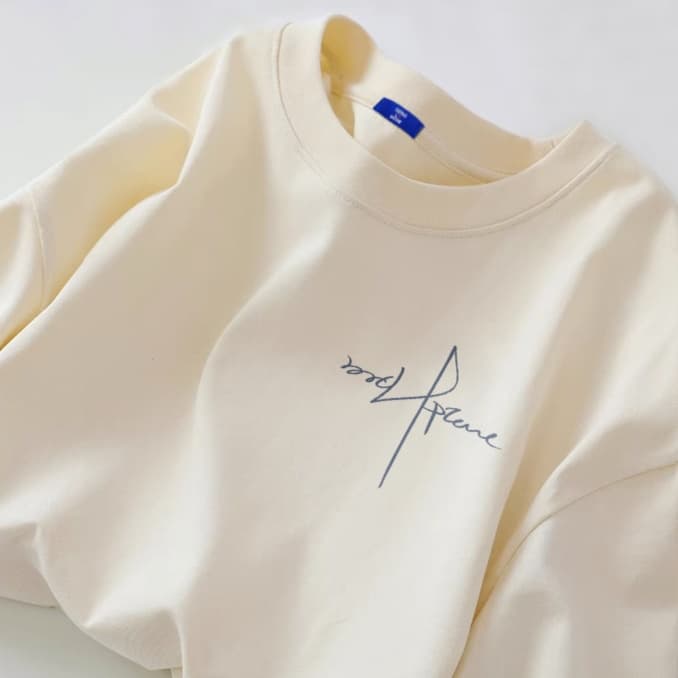 ロンT シンプル筆記体刺繍ロングスリーブTシャツ