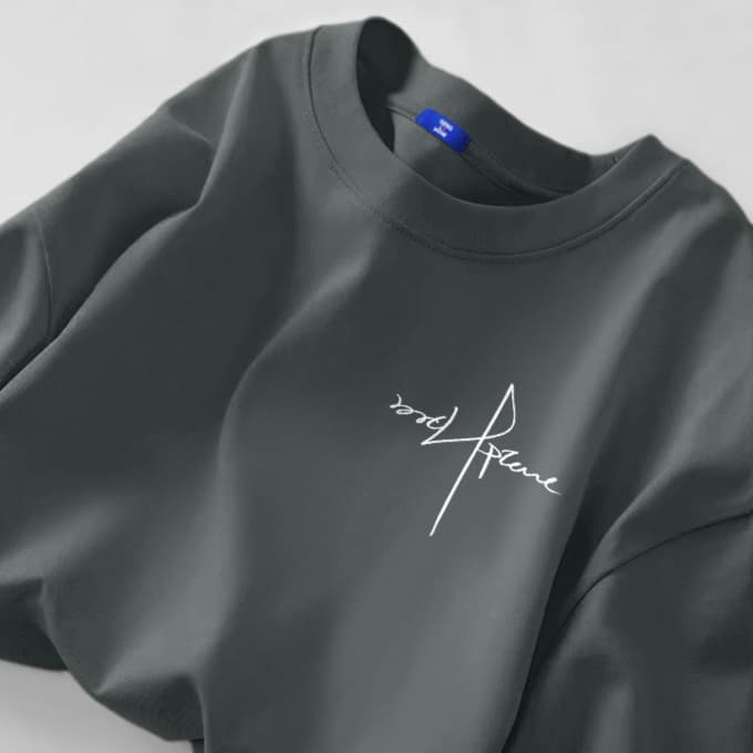 ロンT シンプル筆記体刺繍ロングスリーブTシャツ