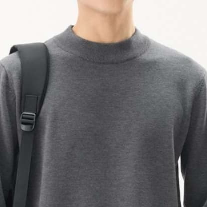 ロンT 上質素材のモックネック長袖シャツ