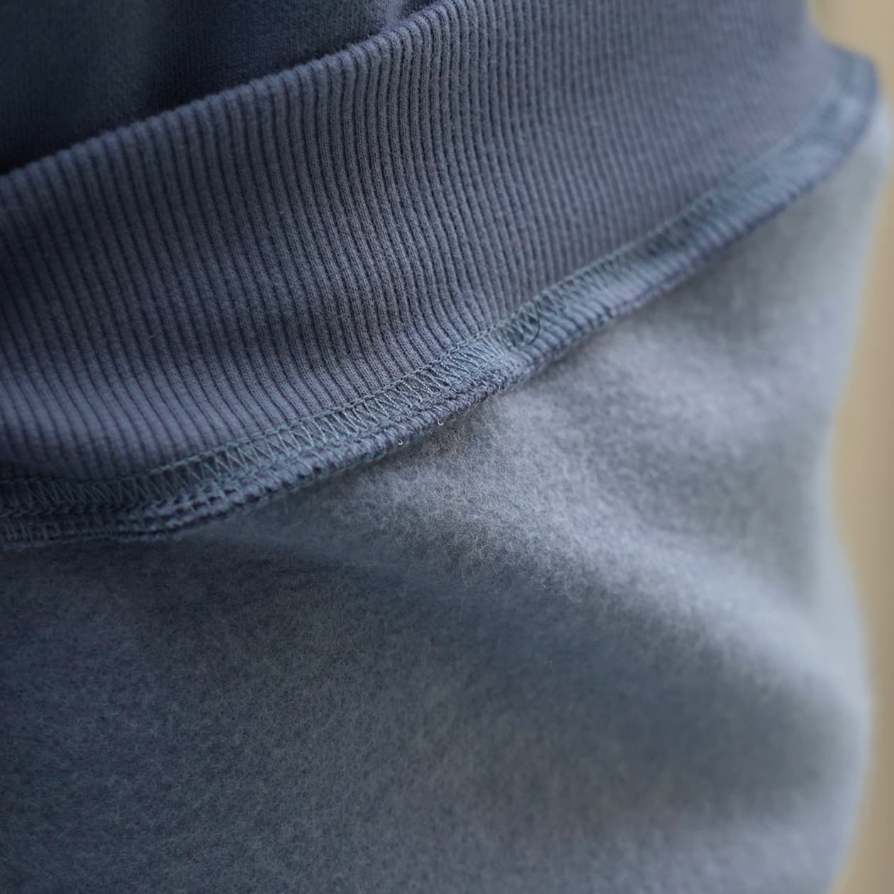 ロンT ゆったりシルエット 裏起毛トレーナー