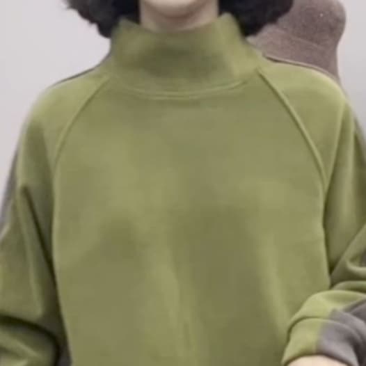 ロンT なめらかモックネック厚手長袖トップス