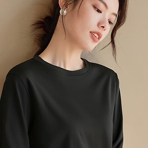 ロンT なめらか素材のリラックスロングＴシャツ