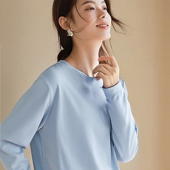 ロンT なめらか素材のリラックスロングＴシャツ