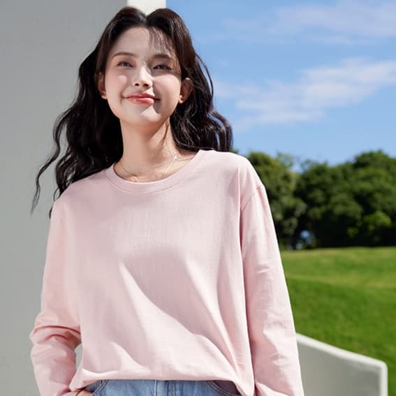 ロンT なめらか素材のリラックスロングＴシャツ
