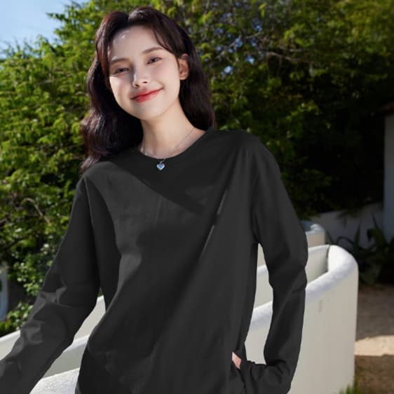 ロンT なめらか素材のリラックスロングＴシャツ