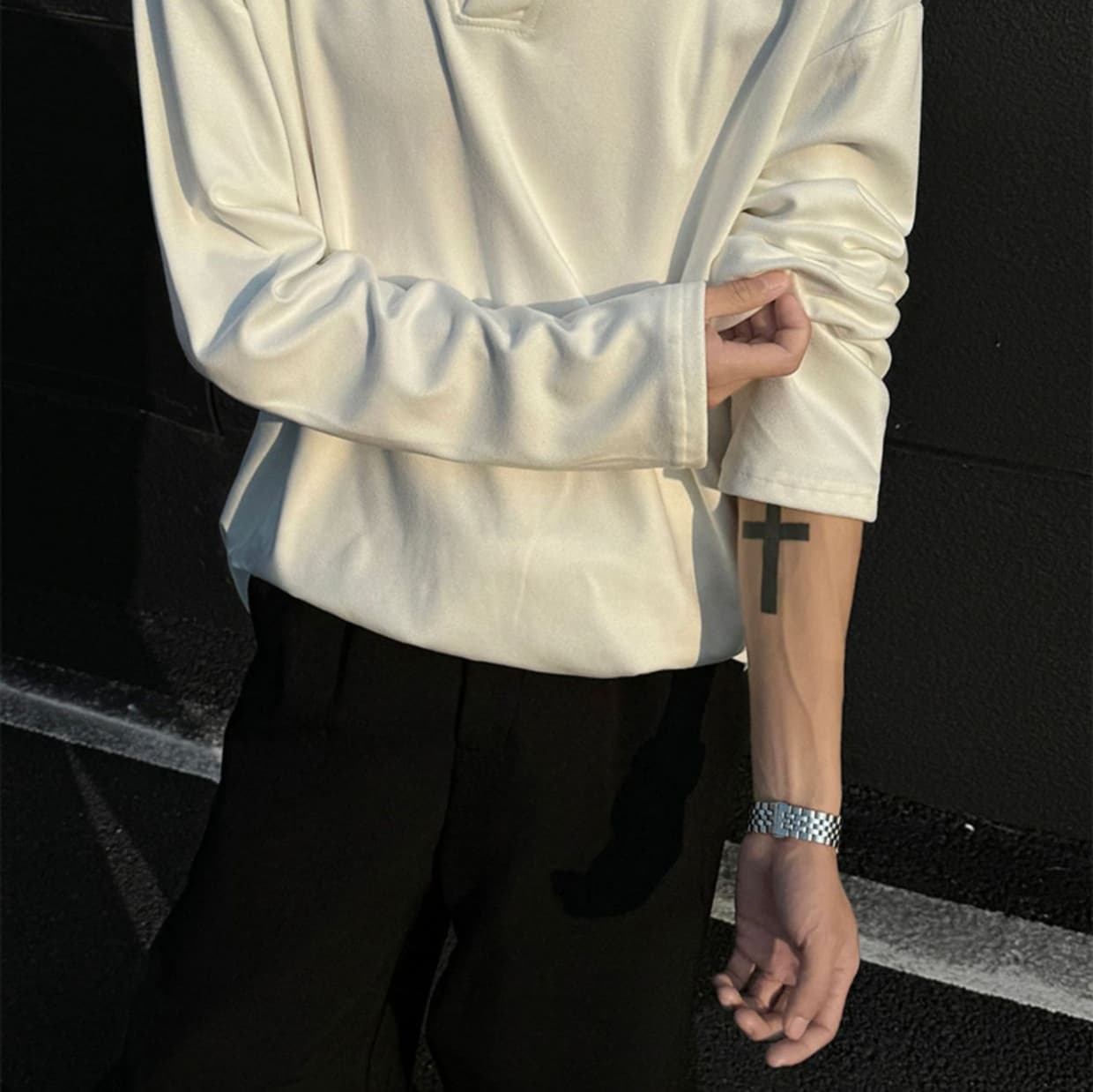 ロンT シンプル深Vネックロング丈カットソー