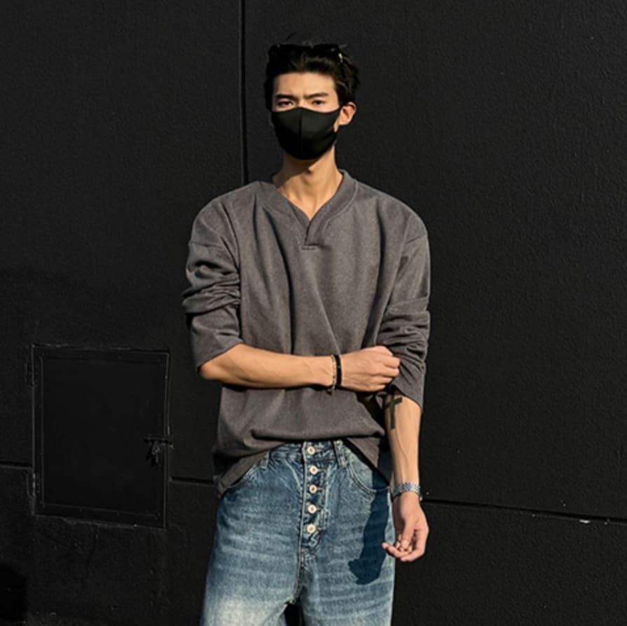 ロンT シンプル深Vネックロング丈カットソー