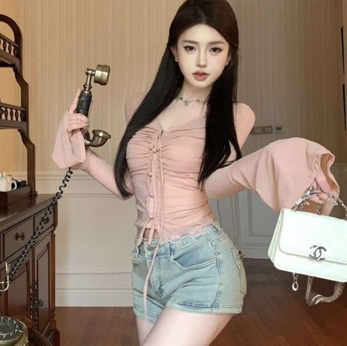 ロンT 華奢デザイン Vネック長袖カットソー