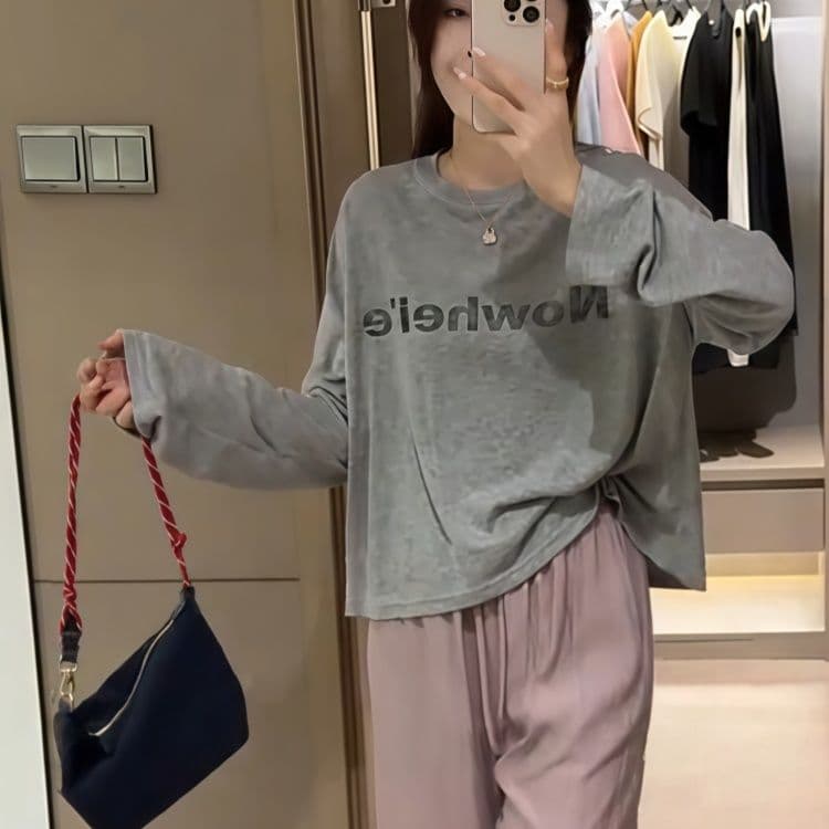 ロンT ゆったりロゴプリント長袖