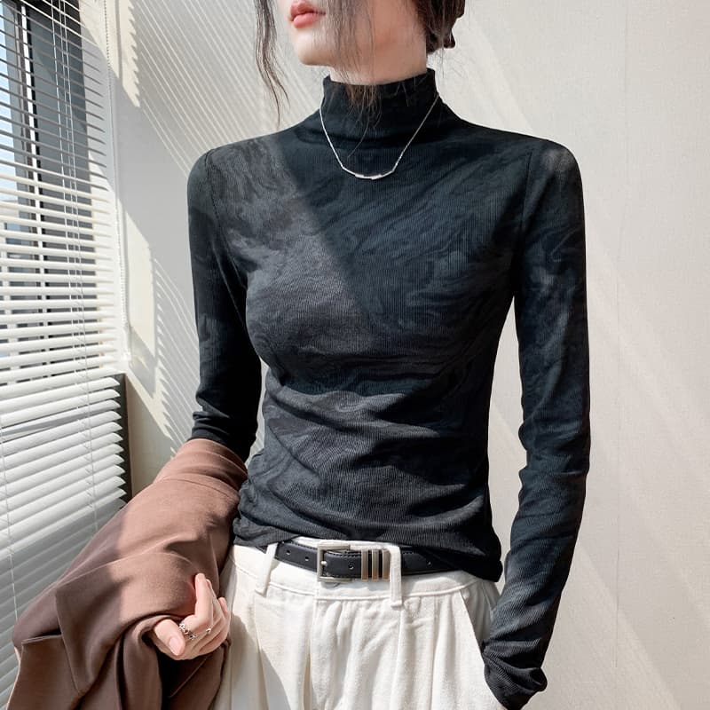 優美なシルエット ハイネック ロンT