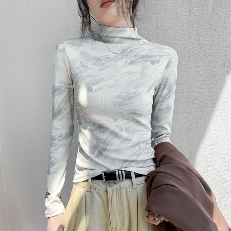 優美なシルエット ハイネック ロンT