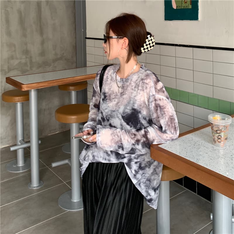 ロンT 水彩模様ゆったり長袖カットソー